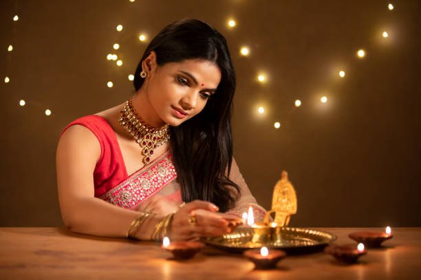 glow all night: led facials for long-lasting skin hydration during festivals