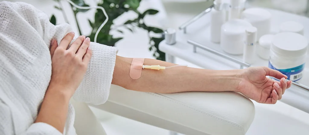 The Role of Vitamin C and Glutathione in Skin Brightening and Repair