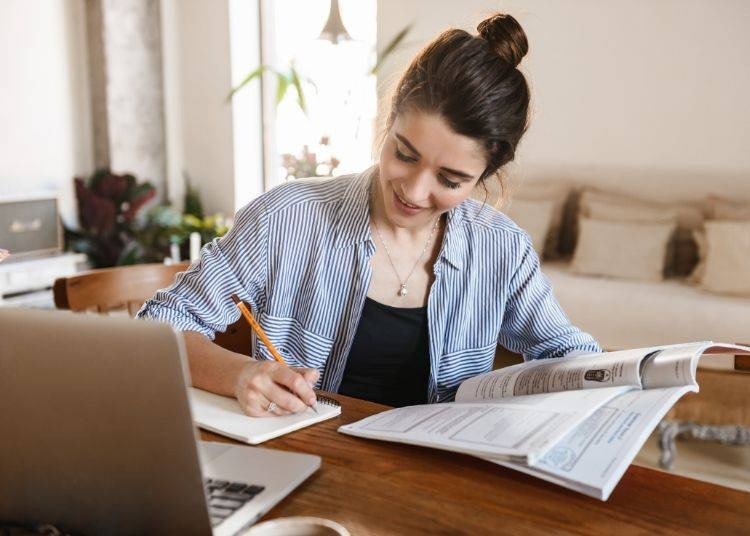 Supplements Every Desk Worker Should Consider for Stronger Joints & Sharper Focus
